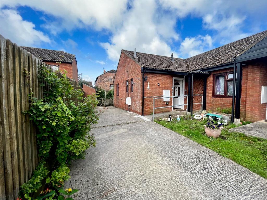 Atherton Close, Ramsbury, Marlborough, Wiltshire, SN8 2 bed bungalow