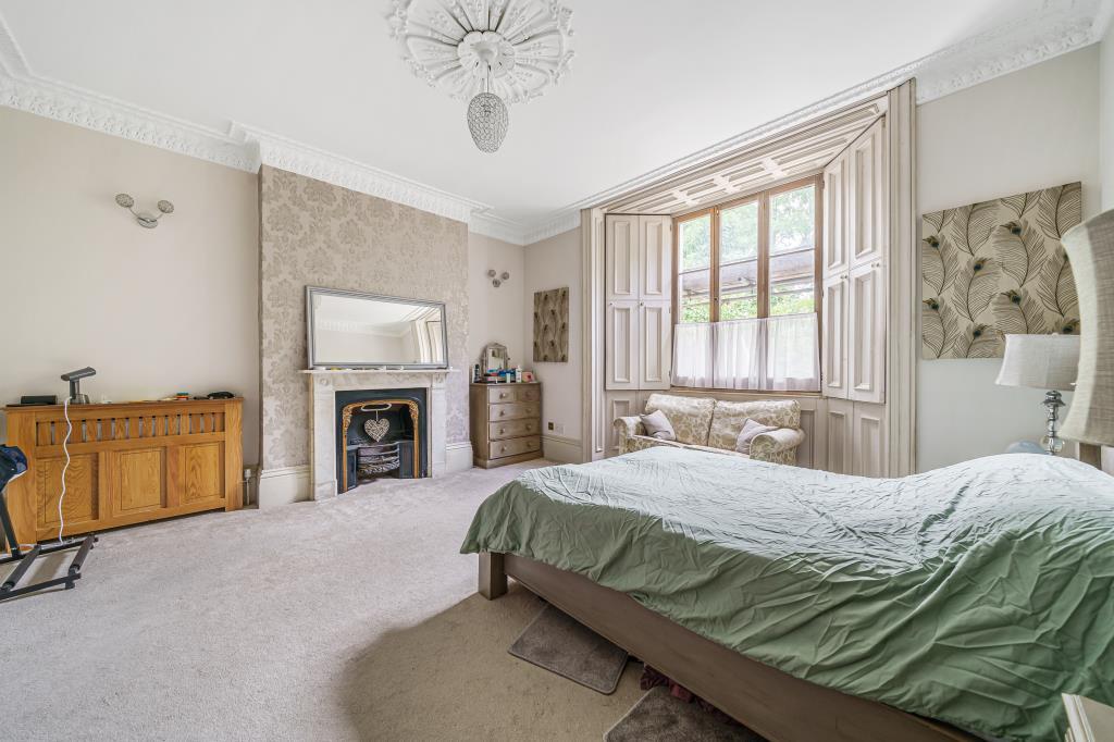 South Terrace, Surbiton, KT6 1 bed flat for sale £700,000