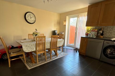 4 bedroom house to rent, Oak Tree Lane, Seacroft, Leeds