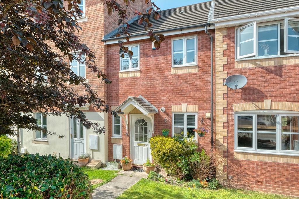 Astley Road, Bromsgrove, B60 2RS 2 bed terraced house for sale £240,000