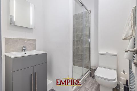 1 bedroom flat for sale, Oak Court, Brierley Hill, Dudley, DY5 1LG
