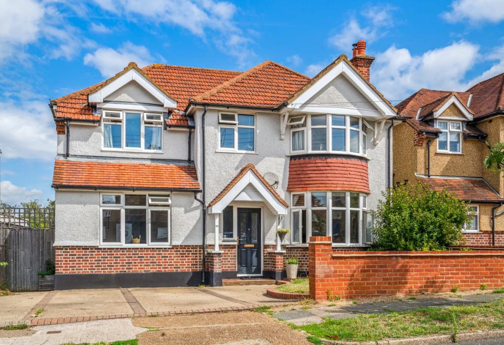 The Rise, UXBRIDGE, Middlesex 5 bed detached house for sale £975,000