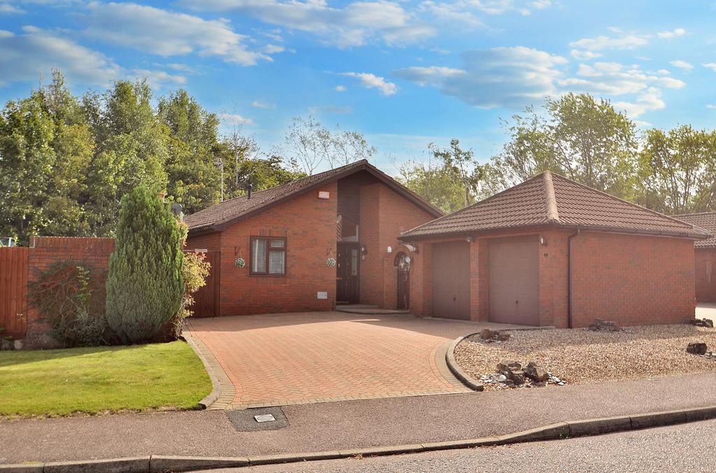 Two Mile Ash, Milton Keynes MK8 3 bed detached bungalow for sale £500,000