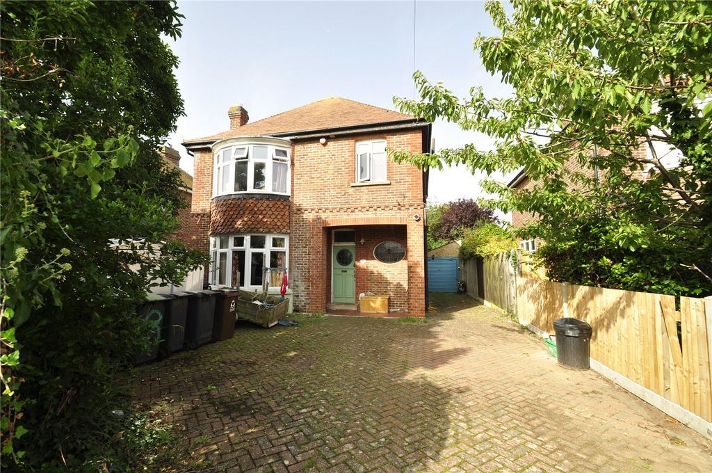 Monckton Road, Alverstoke, Gosport... 3 bed detached house £585,000