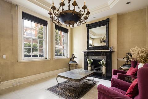 5 bedroom terraced house for sale - Green Street, London, W1K 7