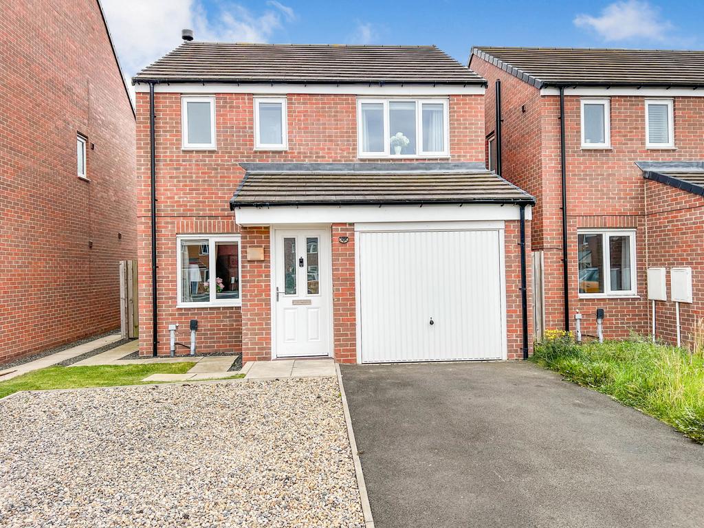 Warkworth Way, Amble, Morpeth, Northumberland, NE65 0FZ 3 bed detached