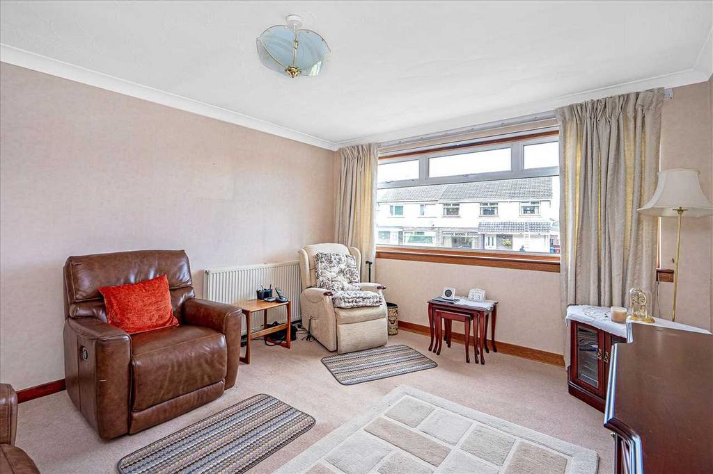 33 Dochart Crescent, Polmont 2 bed semidetached bungalow £184,000