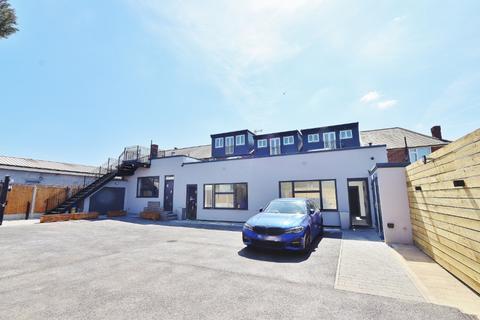undefined, Collier Row Road, Collier Row, RM5