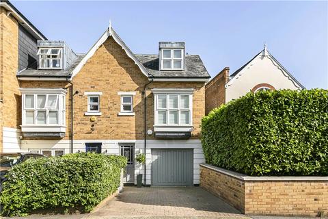 3 bedroom end of terrace house to rent, Brooks Road, London, W4