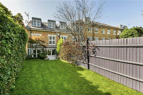 3 bedroom end of terrace house to rent, Brooks Road, London, W4