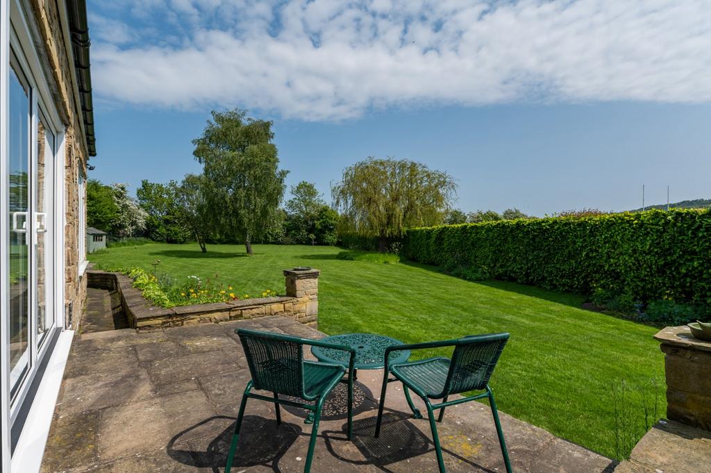 Moor Drive, Otley, West Yorkshire, LS21 4 bed detached house £750,000