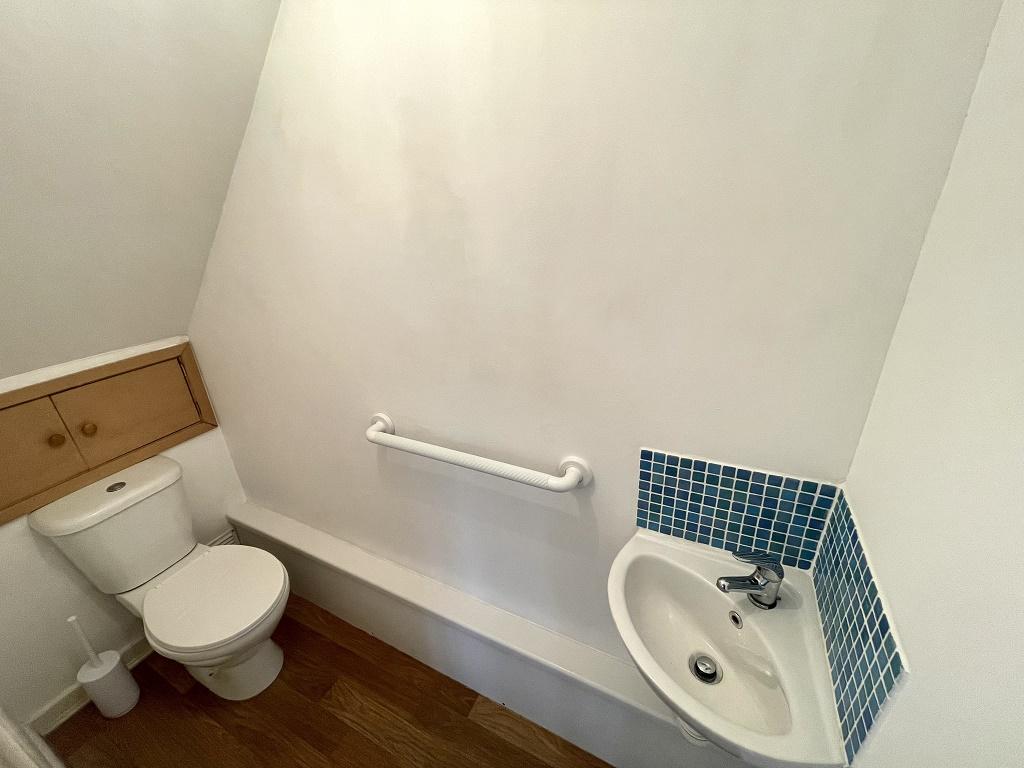 3 Grove Place, Clydach Road... 3 bed £850 pcm (£196 pw)