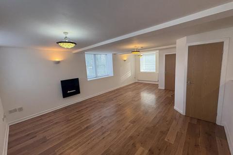 3 bedroom maisonette to rent, Grove Place, Clydach Road, Morriston, SA6 6QB