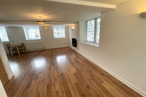 3 bedroom maisonette to rent, Grove Place, Clydach Road, Morriston, SA6 6QB