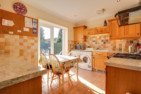 4 bedroom semi-detached house for sale - Florence Road, Woolston