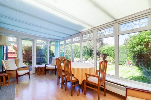 10 Comet Close, Leavesden, Watford, WD25 7AW