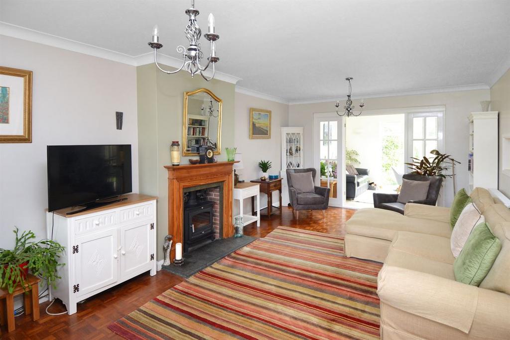 Summerfield Avenue, Tankerton, Whitstable 4 bed semidetached house for