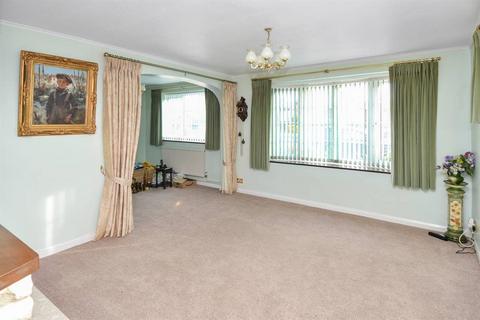 19 Chanctonbury Chase, Seasalter, Whitstable, CT5 4SS