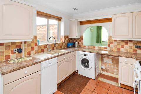 19 Chanctonbury Chase, Seasalter, Whitstable, CT5 4SS
