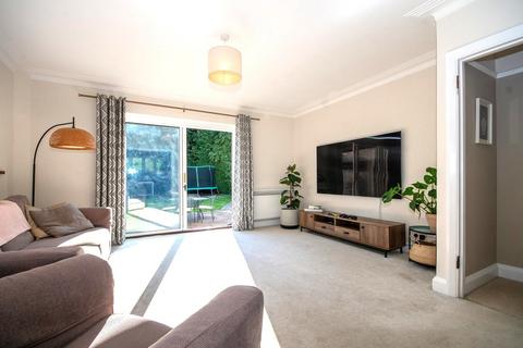 17 Briants Close, Pinner, HA5 4SY