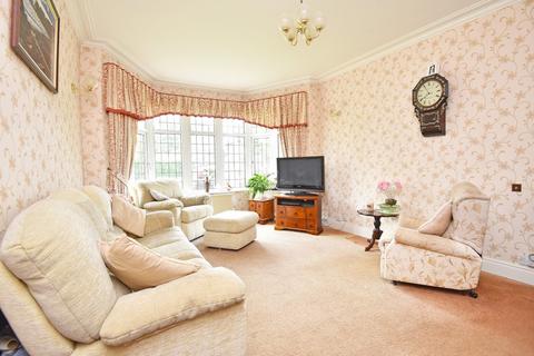 5 bedroom detached house for sale, Almsford Avenue, Harrogate