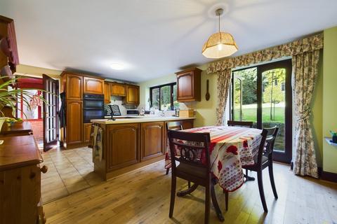 5 Barncroft, Kingsley, Stoke-on-trent, ST10 2BS