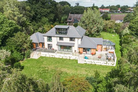 5 bedroom detached house for sale, Norwich