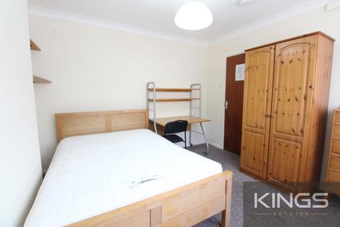 3 bedroom terraced house to rent, Northcote Road, Southampton