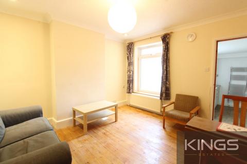 3 bedroom terraced house to rent, Northcote Road, Southampton