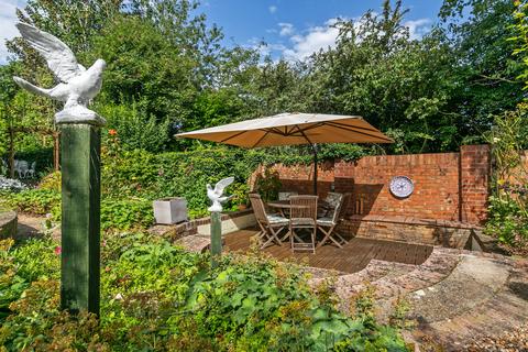 3 High Trees Drive, Winchester, SO22 6BG