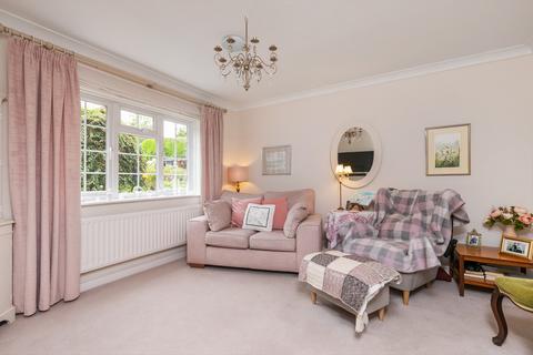3 High Trees Drive, Winchester, SO22 6BG