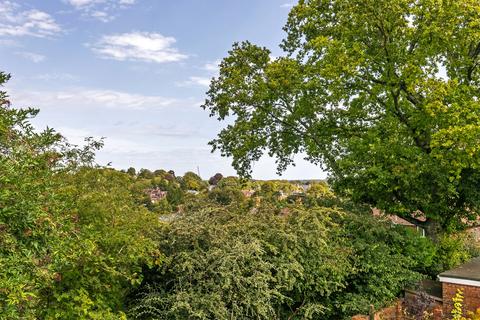 3 High Trees Drive, Winchester, SO22 6BG