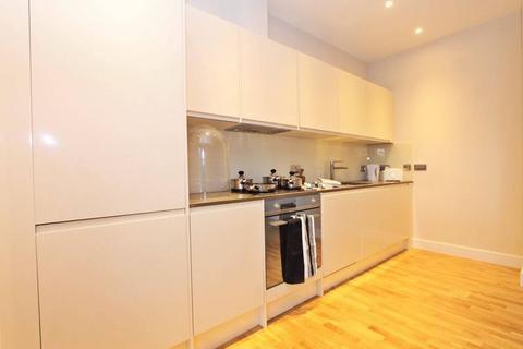 1 bedroom flat for sale, Staines Road West, Sunbury, Sunbury-on-Thames, TW16