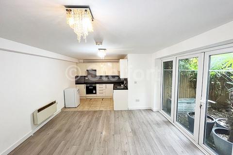 1 bedroom flat to rent, Camden Road, London N7