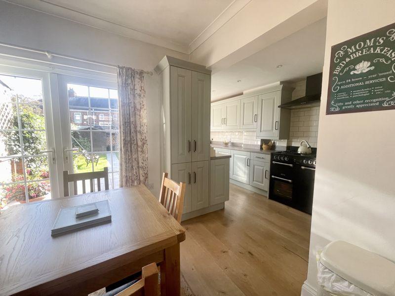 Dining room to...