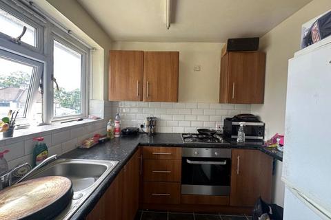 2 bedroom flat for sale, The Fairway, Mill Hill