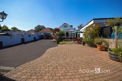 5 bedroom chalet for sale, Manor Avenue, Poole