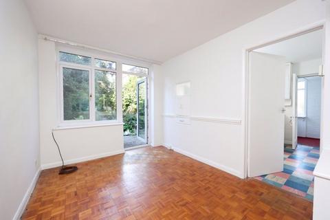 3 bedroom semi-detached house for sale - Bowden Close|Coombe Dingle