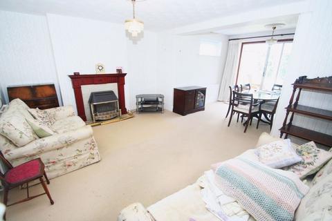3 bedroom terraced house for sale, Chesterfield Road, Worthing