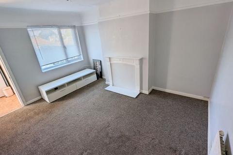 3 bedroom apartment to rent, Herbert Avenue, Poole