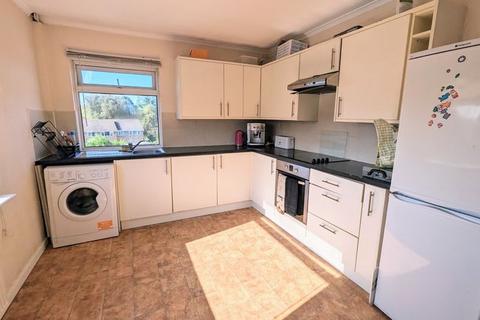 3 bedroom apartment to rent, Herbert Avenue, Poole