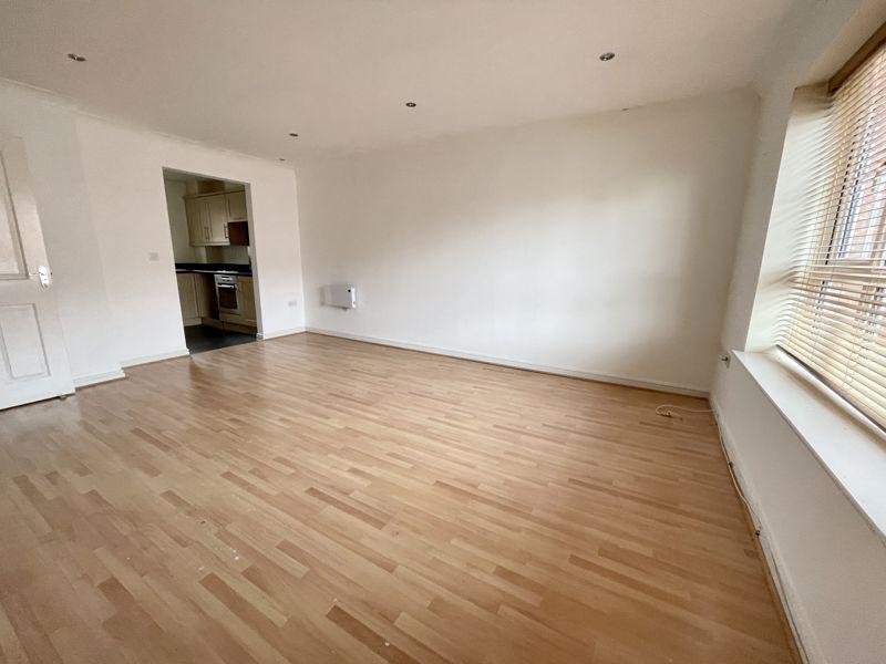 Watling Gardens, Dunstable 2 bed apartment £190,000