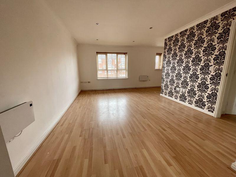 Watling Gardens, Dunstable 2 bed apartment £190,000