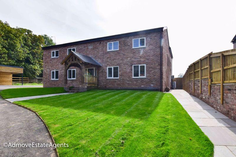 The Massey Brook Lane, Lymm, WA13 3 bed barn conversion to rent