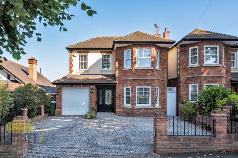 Mavis Grove, Hornchurch, RM12 4 bed detached house for sale £1,000,000
