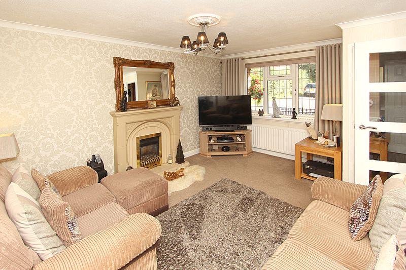 WOMBOURNE, Clap Gate Grove 3 bed detached house for sale £309,950