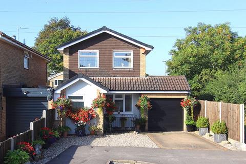 3 bedroom detached house for sale, WOMBOURNE, Clap Gate Grove