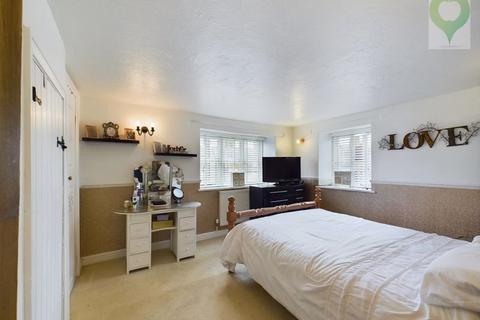 4 bedroom cottage for sale, 80 North Street, Martock