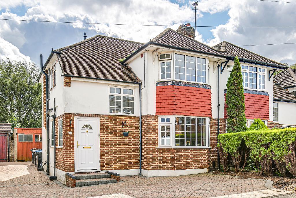 Kingswood Avenue, South Croydon, CR2 9DQ 3 bed semidetached house for