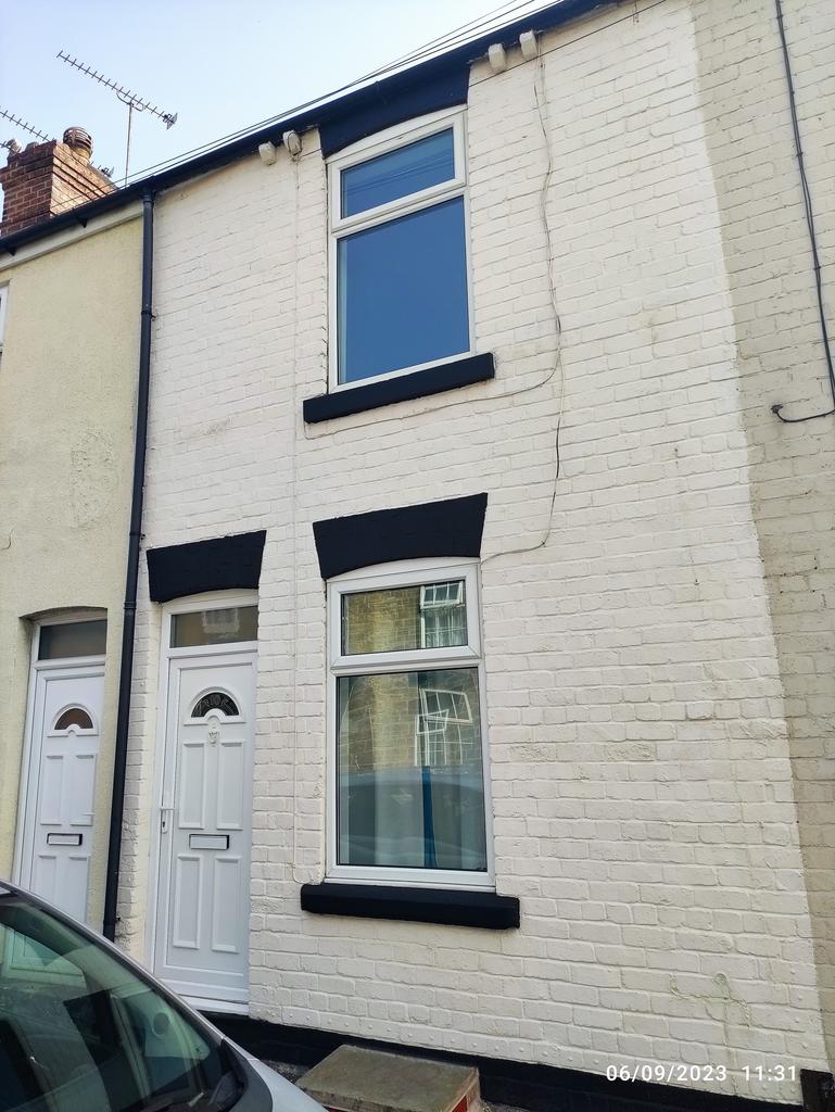 Hirst Gate, Mexborough S64 2 bed terraced house to rent £600 pcm (£